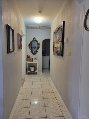 313 Crisantema Street, Sullivan City, TX 78595