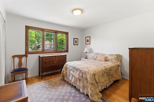 1 Winding Way, North Caldwell, NJ 07006