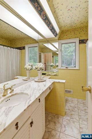 1 Winding Way, North Caldwell, NJ 07006