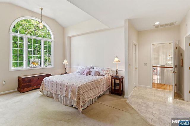 1 Winding Way, North Caldwell, NJ 07006