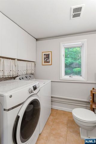 1 Winding Way, North Caldwell, NJ 07006