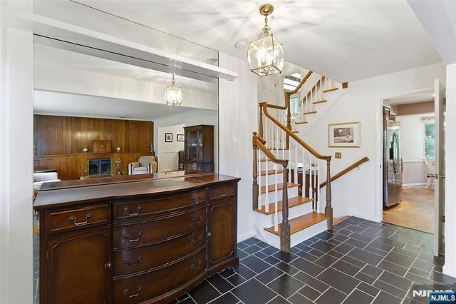 1 Winding Way, North Caldwell, NJ 07006