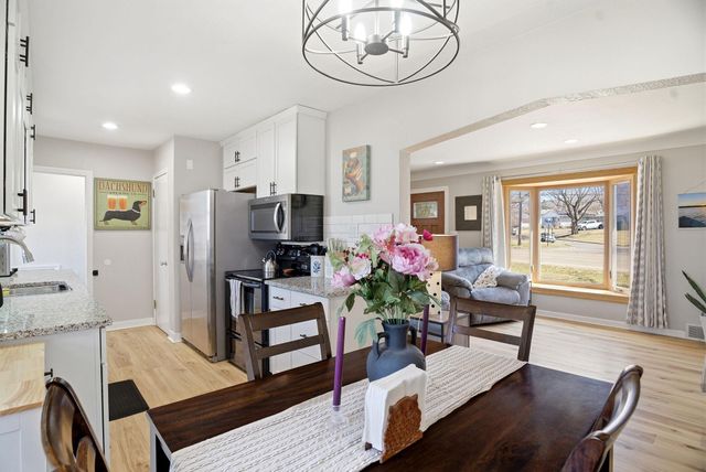 2303 7th Avenue E, North Saint Paul, MN 55109