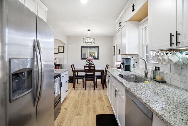 2303 7th Avenue E, North Saint Paul, MN 55109