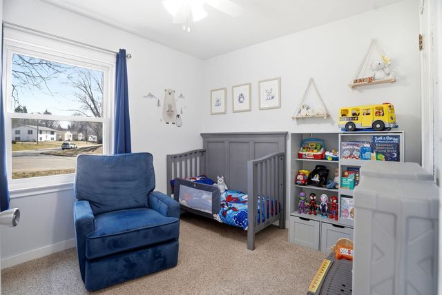 2303 7th Avenue E, North Saint Paul, MN 55109