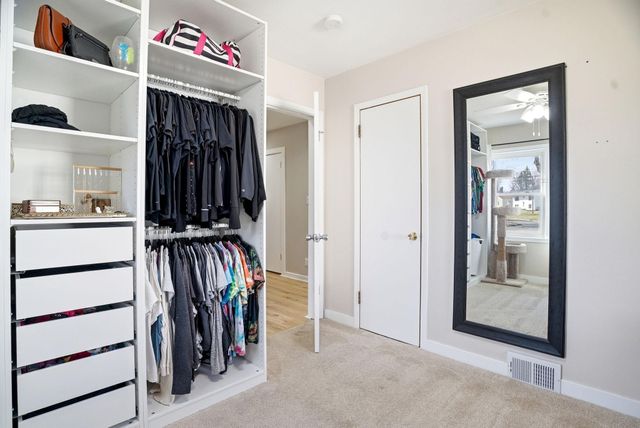 2303 7th Avenue E, North Saint Paul, MN 55109