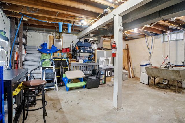 2303 7th Avenue E, North Saint Paul, MN 55109