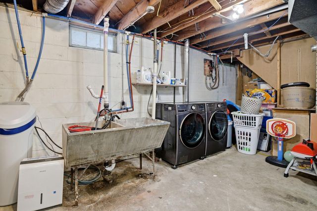 2303 7th Avenue E, North Saint Paul, MN 55109