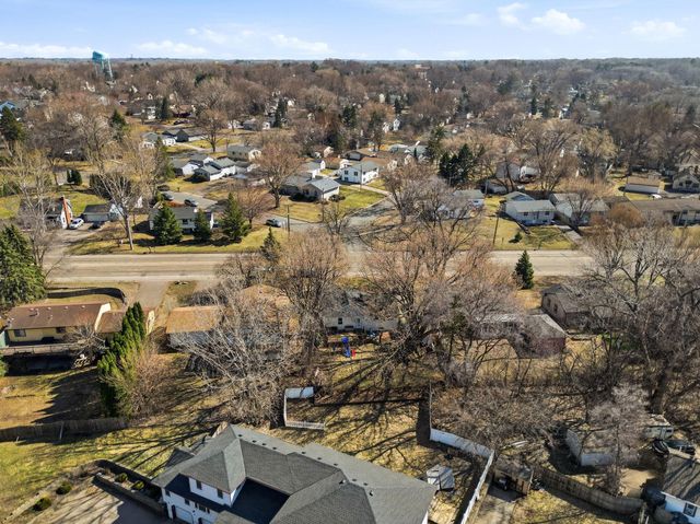 2303 7th Avenue E, North Saint Paul, MN 55109