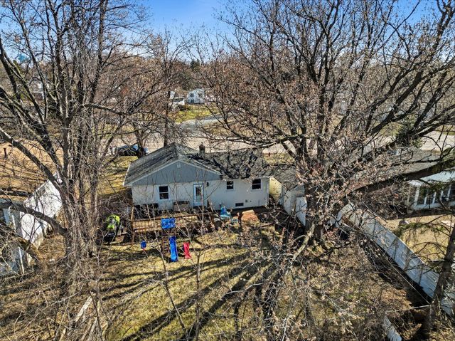 2303 7th Avenue E, North Saint Paul, MN 55109