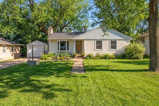 2303 7th Avenue E, North Saint Paul, MN 55109
