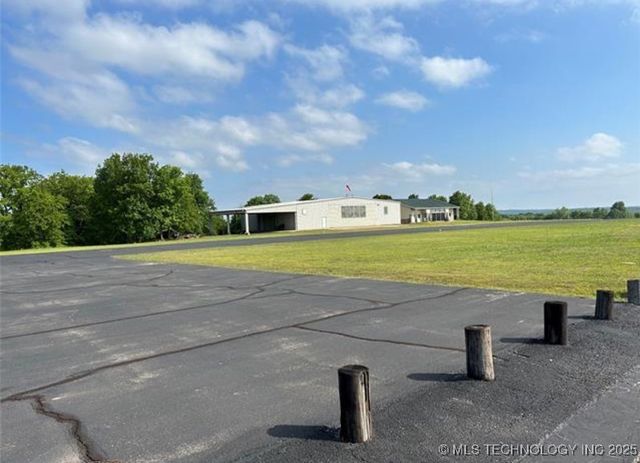 2550 W Hillcrest Drive, Cleveland, OK 74020