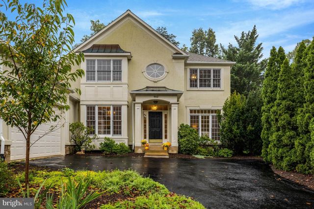 902 LEONA LN, Herndon, VA 20170