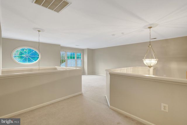 902 LEONA LN, Herndon, VA 20170