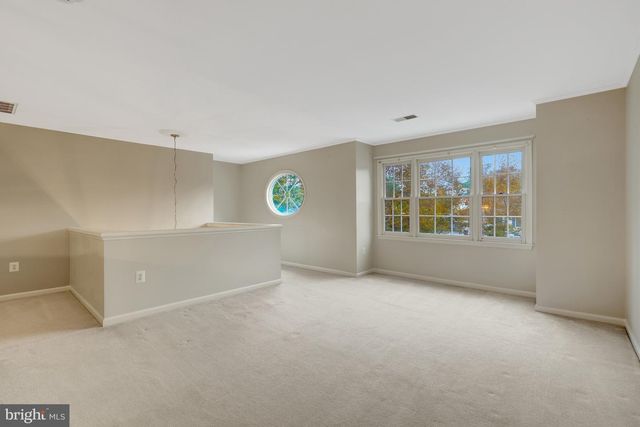 902 LEONA LN, Herndon, VA 20170
