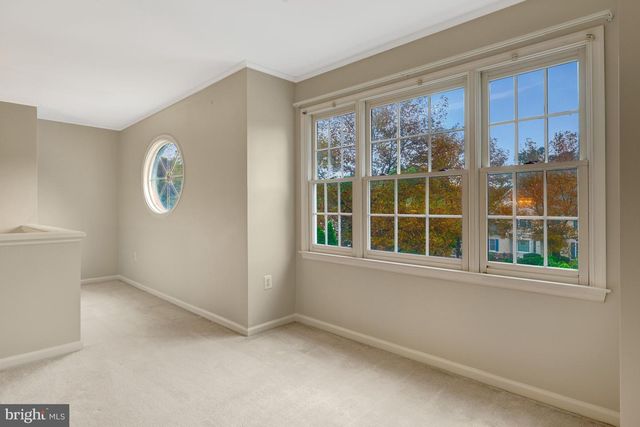 902 LEONA LN, Herndon, VA 20170