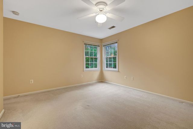 902 LEONA LN, Herndon, VA 20170