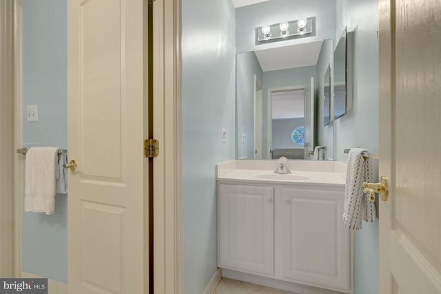 902 LEONA LN, Herndon, VA 20170