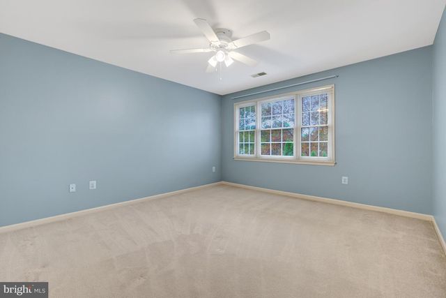 902 LEONA LN, Herndon, VA 20170
