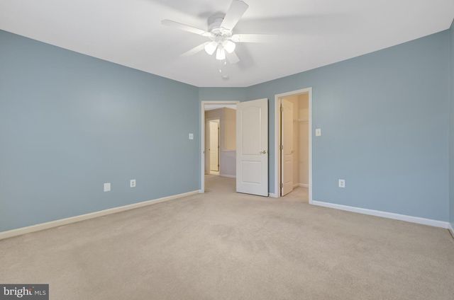902 LEONA LN, Herndon, VA 20170