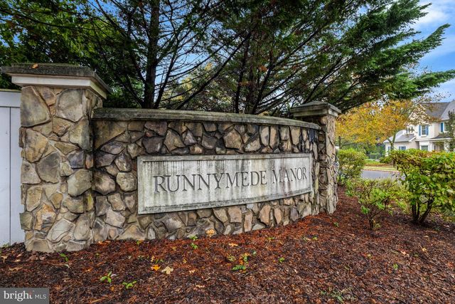 902 LEONA LN, Herndon, VA 20170