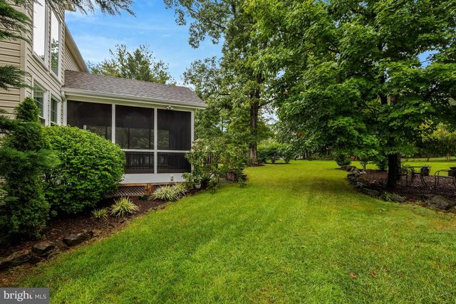 902 LEONA LN, Herndon, VA 20170