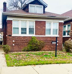 8328 S Crandon Avenue, Chicago, IL 60617