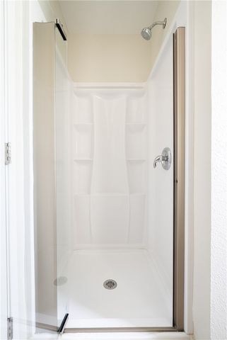 18 Flag Way, Paso Robles, CA 93446