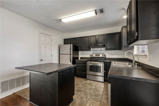 3374 Cornell Drive, Fayetteville, AR 72704