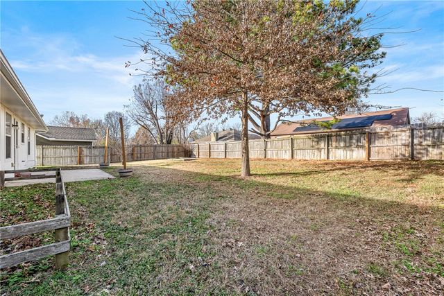 3374 Cornell Drive, Fayetteville, AR 72704