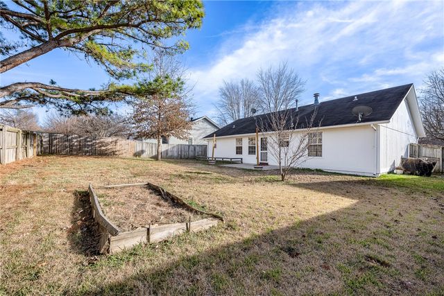 3374 Cornell Drive, Fayetteville, AR 72704