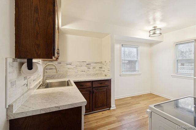 9540 Mercedes, Redford, MI 48239