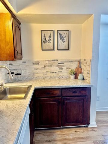 9540 Mercedes, Redford, MI 48239