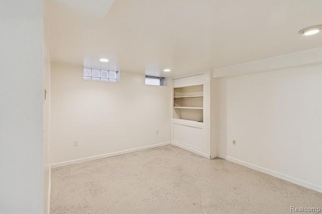 9540 Mercedes, Redford, MI 48239