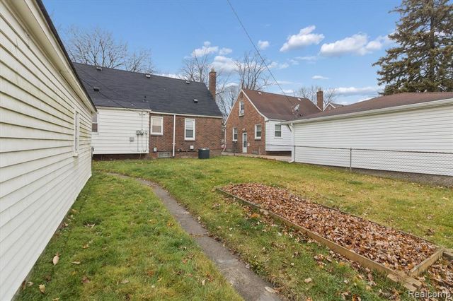 9540 Mercedes, Redford, MI 48239