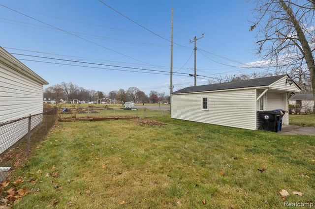 9540 Mercedes, Redford, MI 48239