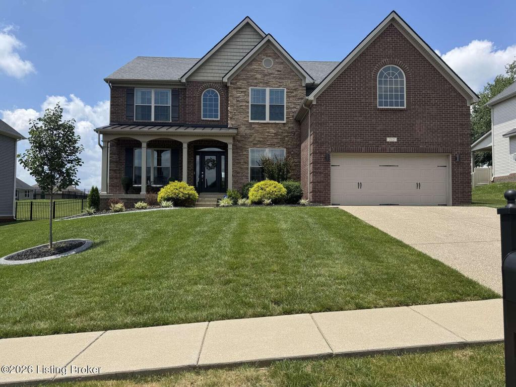 212 Chestnut Grove Ct, Louisville, KY 40023