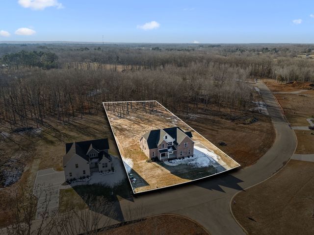 1370 Reda Dr, Clarksville, TN 37042