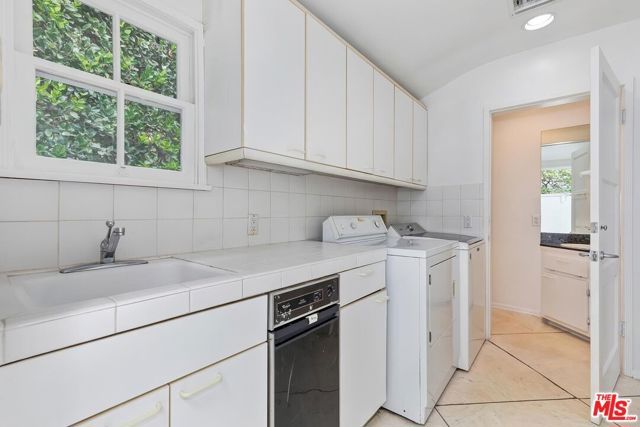800 Warner Avenue, Los Angeles, CA 90024