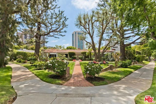 800 Warner Avenue, Los Angeles, CA 90024