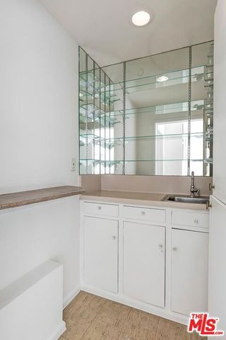 800 Warner Avenue, Los Angeles, CA 90024