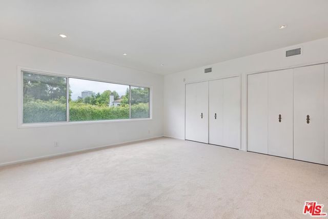 800 Warner Avenue, Los Angeles, CA 90024