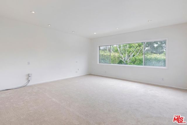 800 Warner Avenue, Los Angeles, CA 90024