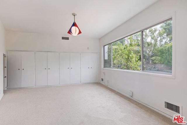 800 Warner Avenue, Los Angeles, CA 90024