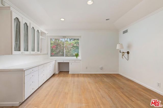 800 Warner Avenue, Los Angeles, CA 90024