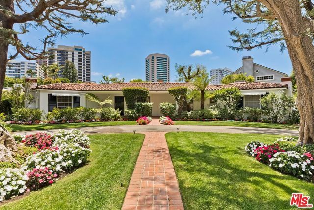 800 Warner Avenue, Los Angeles, CA 90024