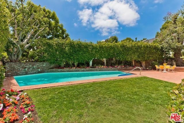 800 Warner Avenue, Los Angeles, CA 90024