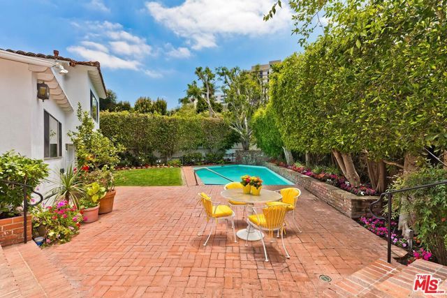 800 Warner Avenue, Los Angeles, CA 90024