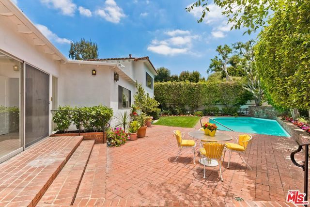 800 Warner Avenue, Los Angeles, CA 90024