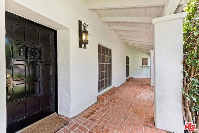 800 Warner Avenue, Los Angeles, CA 90024